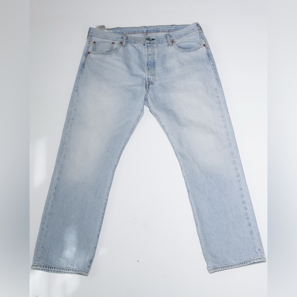 Light Wash Vintage Levi 501 Buttonfly Size 40x30